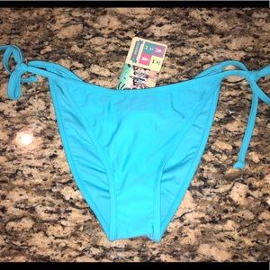 Scrunch bikini bottoms